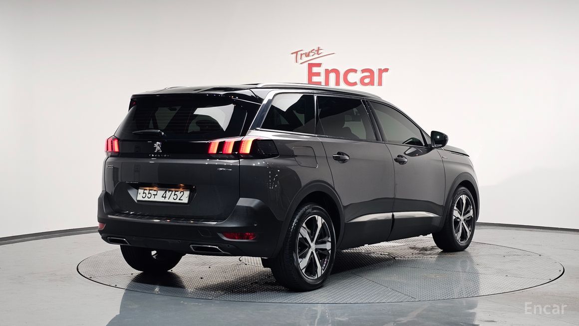 Peugeot 5008 - фото 1