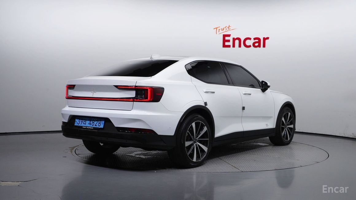Polestar 2 - фото 1