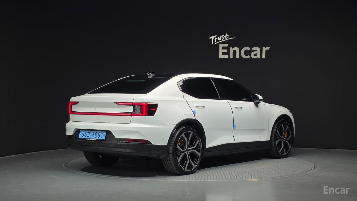 Polestar 2 - фото 1