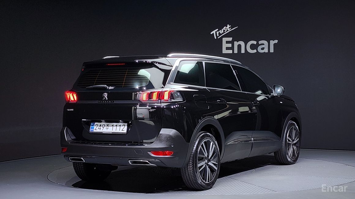 Peugeot 5008 - фото 1