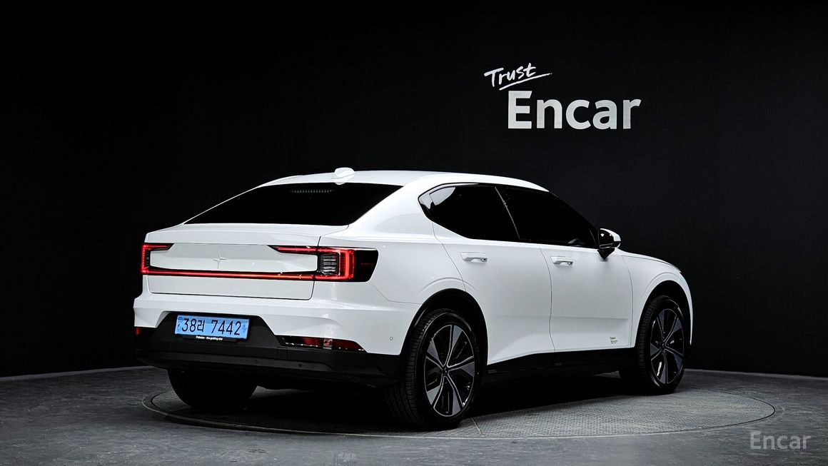 Polestar 2 - фото 1