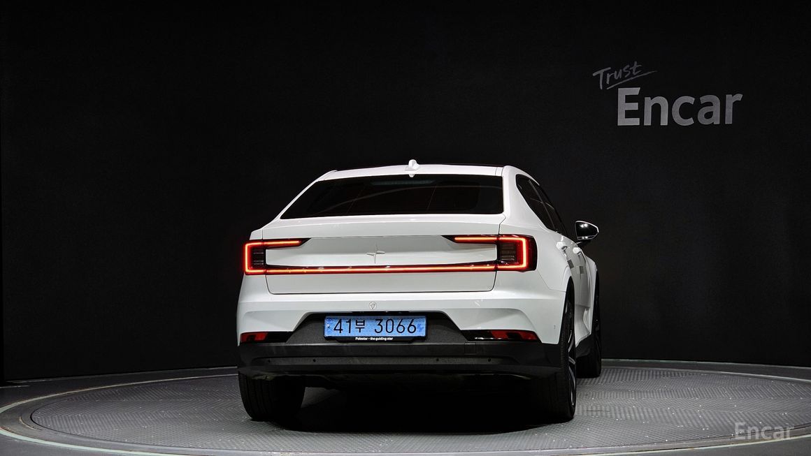 Polestar 2 - фото 3