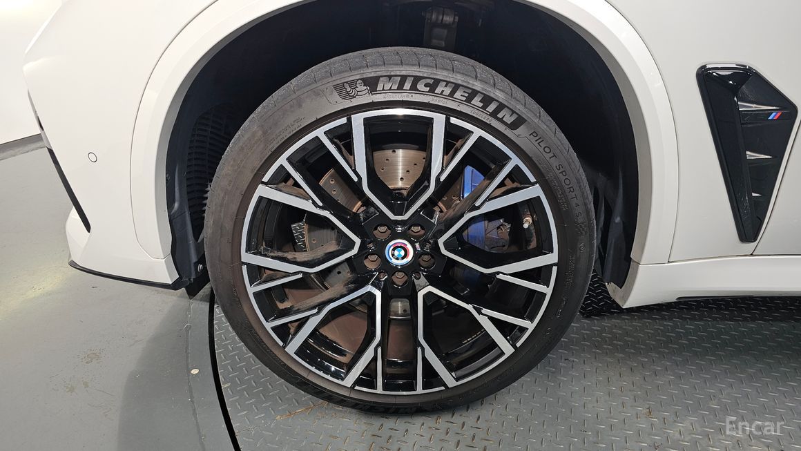 BMW X5M - фото 4