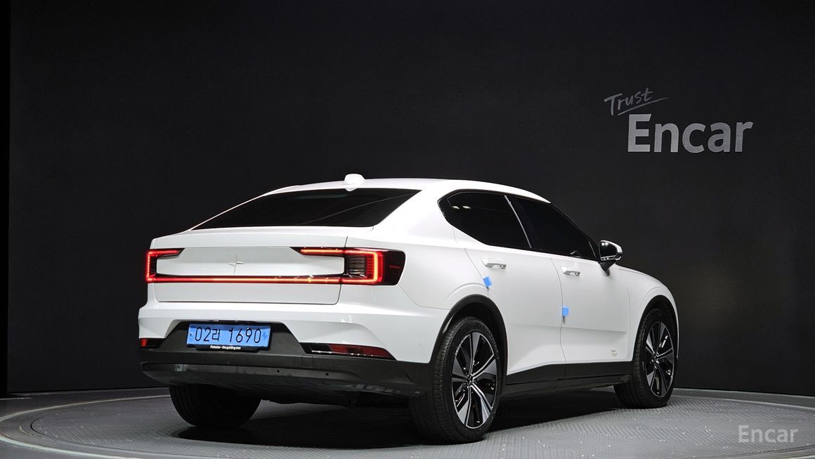 Polestar 2 - фото 1