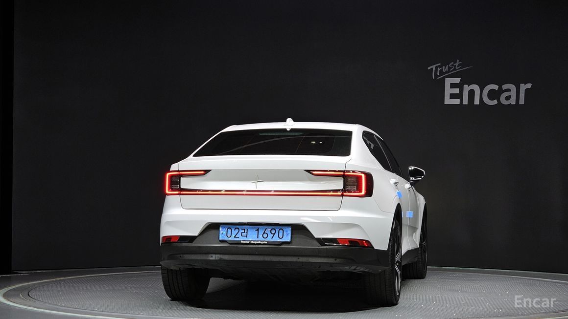 Polestar 2 - фото 3