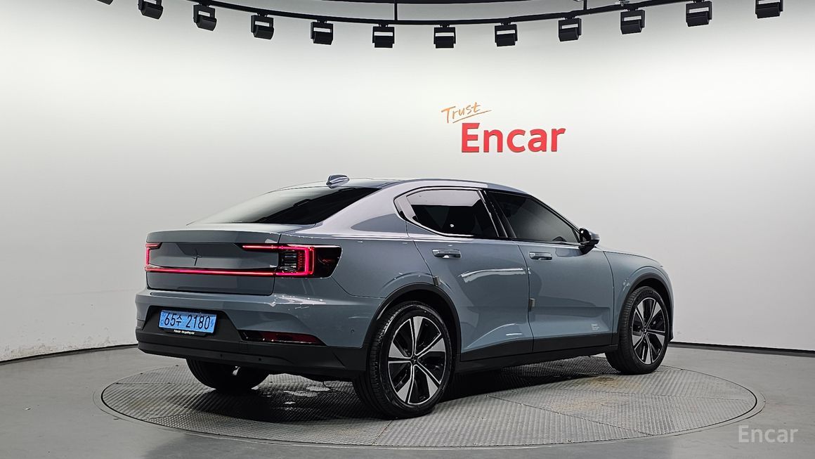 Polestar 2 - фото 1