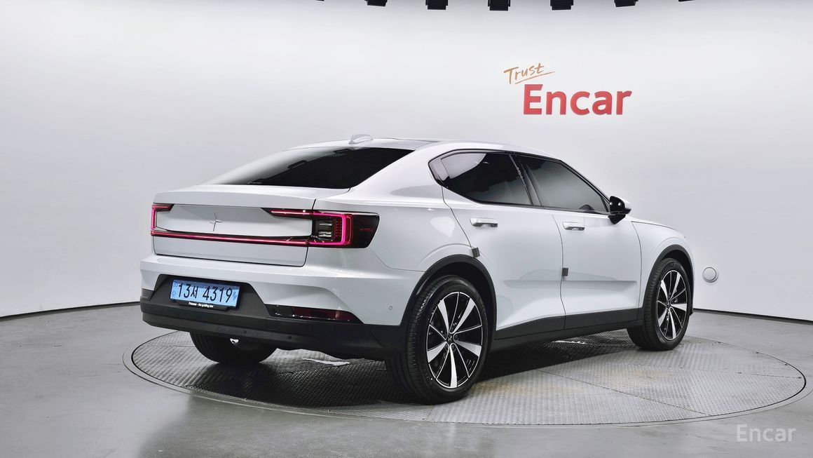 Polestar 2 - фото 1