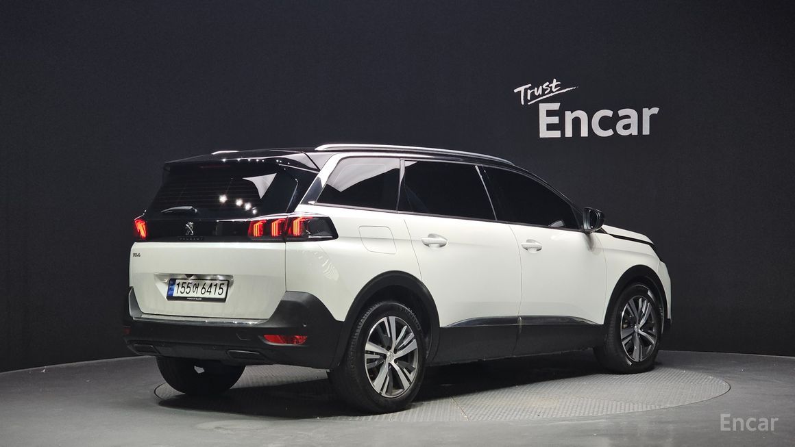 Peugeot 5008 - фото 1
