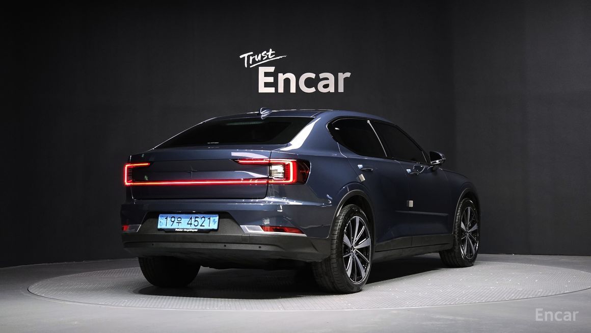 Polestar 2 - фото 1