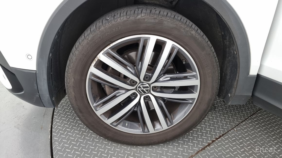 Volkswagen Tiguan - фото 4