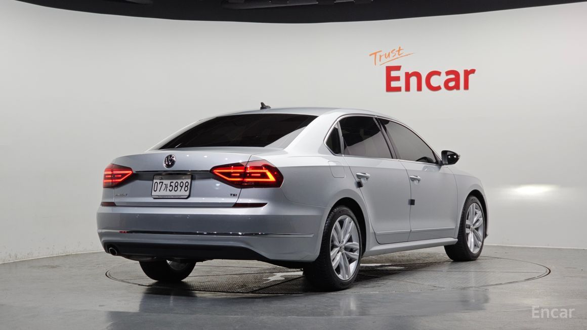 Volkswagen Passat - фото 1