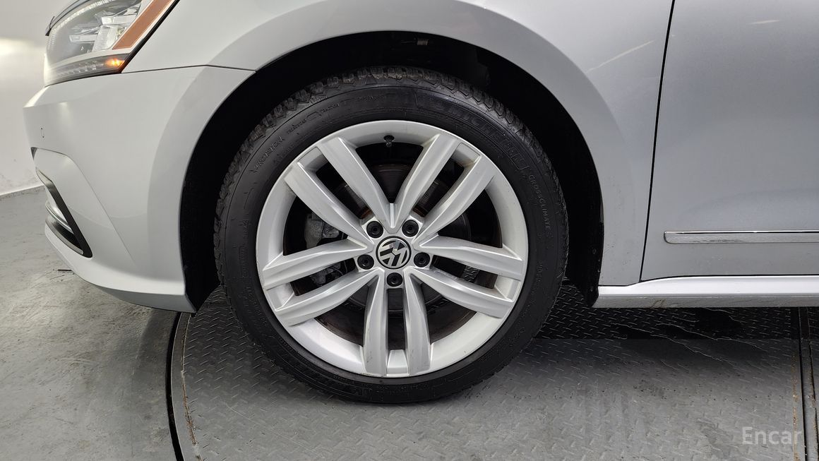 Volkswagen Passat - фото 4