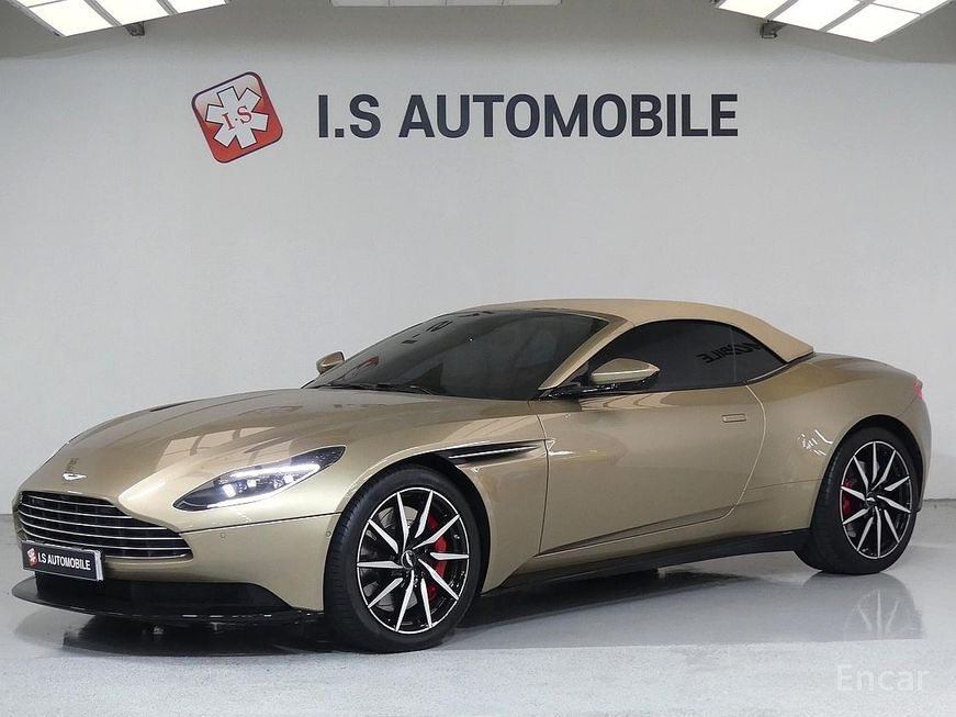 Aston Martin DB11 - фото 0