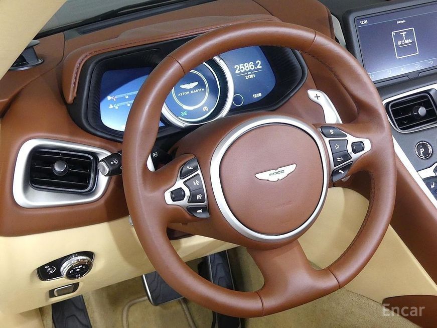 Aston Martin DB11 - фото 4