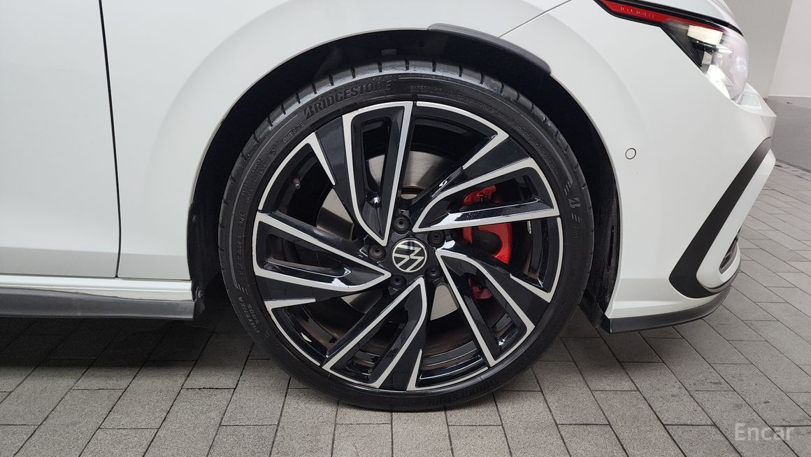 Volkswagen Golf - фото 4