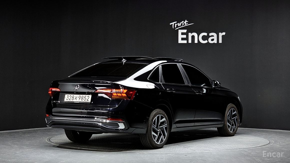 Volkswagen Jetta - фото 1