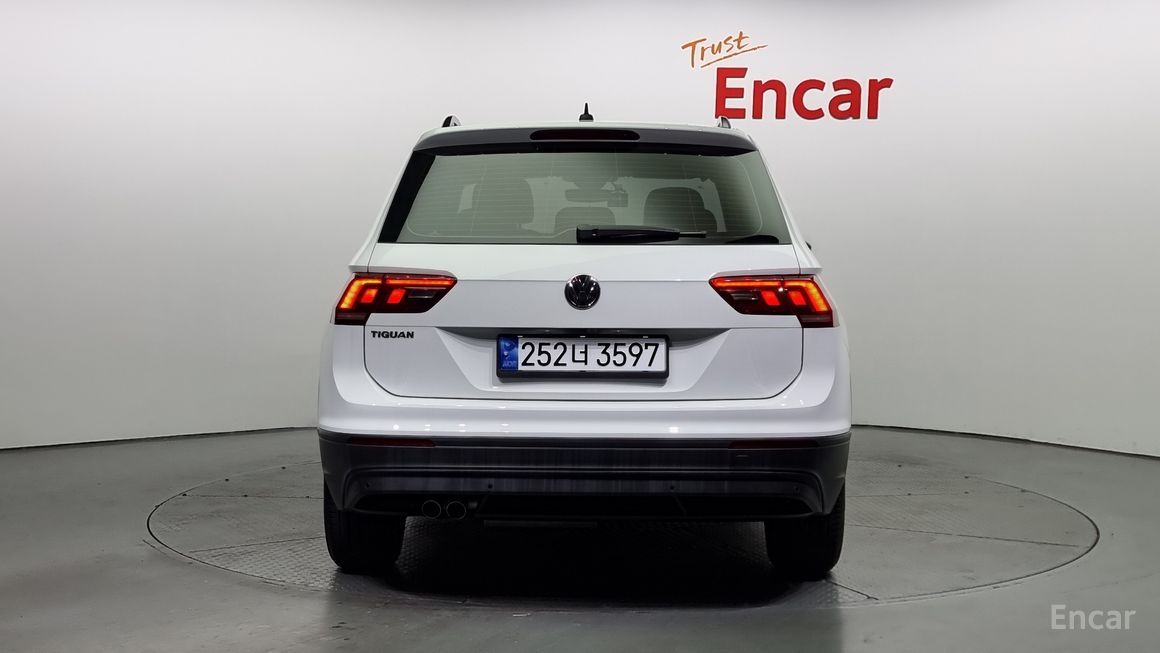 Volkswagen Tiguan - фото 3