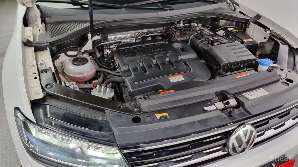 Volkswagen Tiguan - фото 5