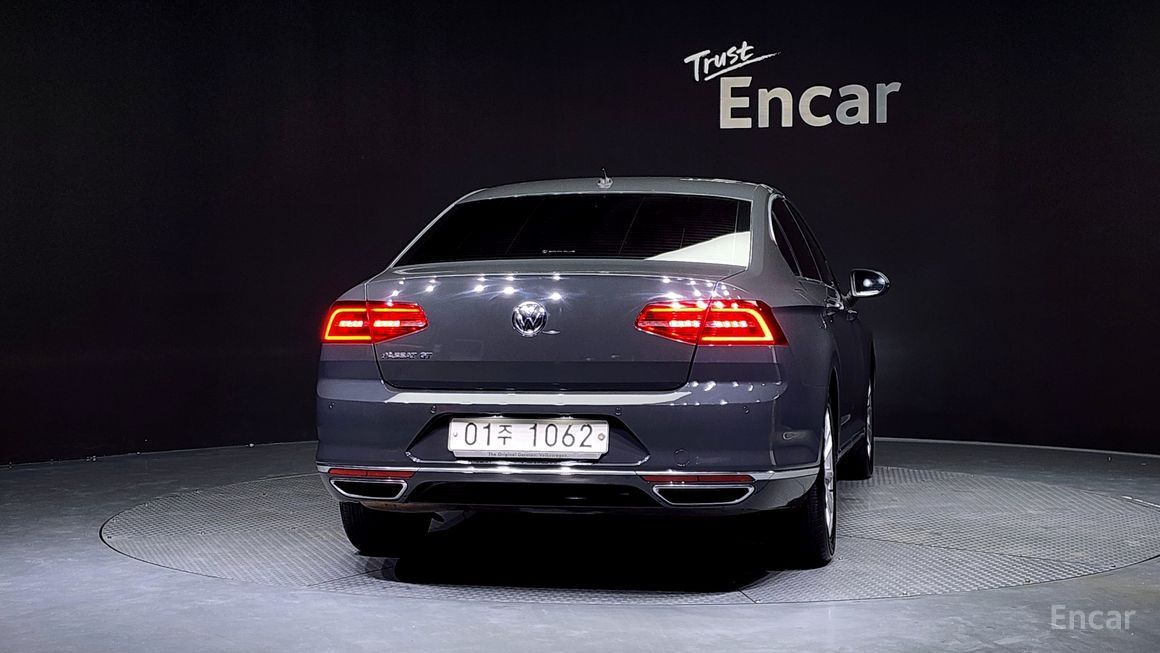 Volkswagen Passat - фото 3