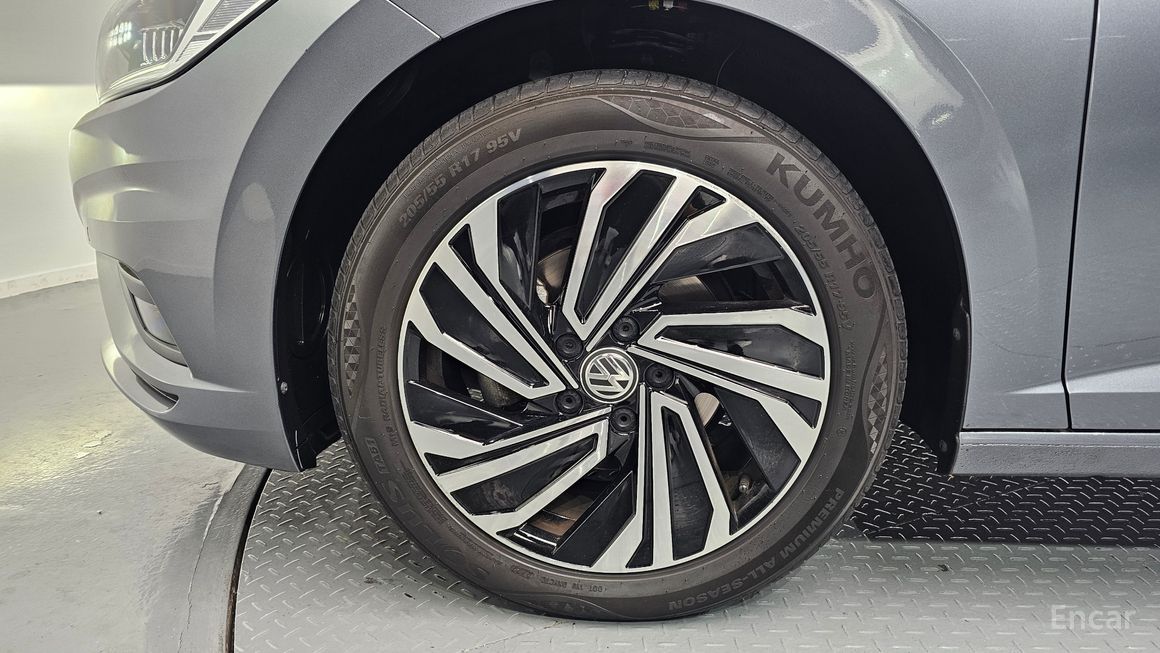 Volkswagen Jetta - фото 4