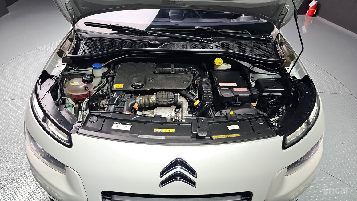 Citroen / DS C4 Cactus - фото 5