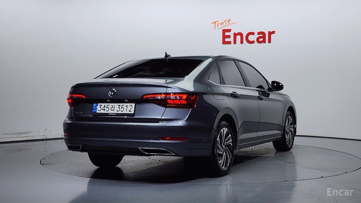 Volkswagen Jetta - фото 1