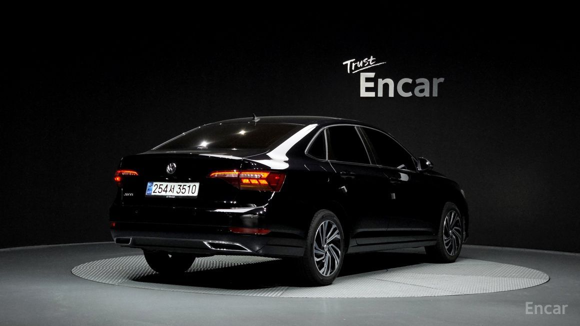 Volkswagen Jetta - фото 1