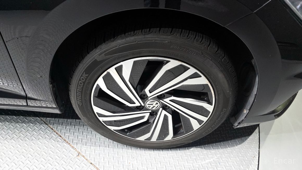 Volkswagen Jetta - фото 4