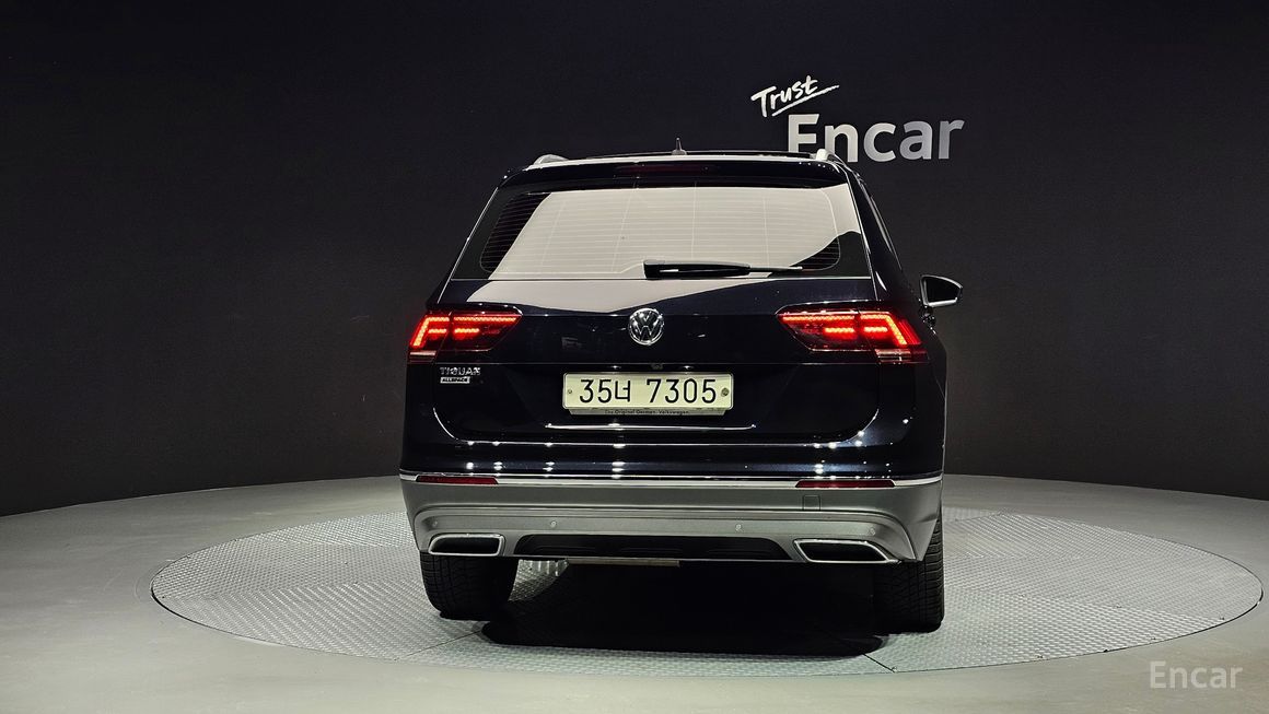 Volkswagen Tiguan - фото 3