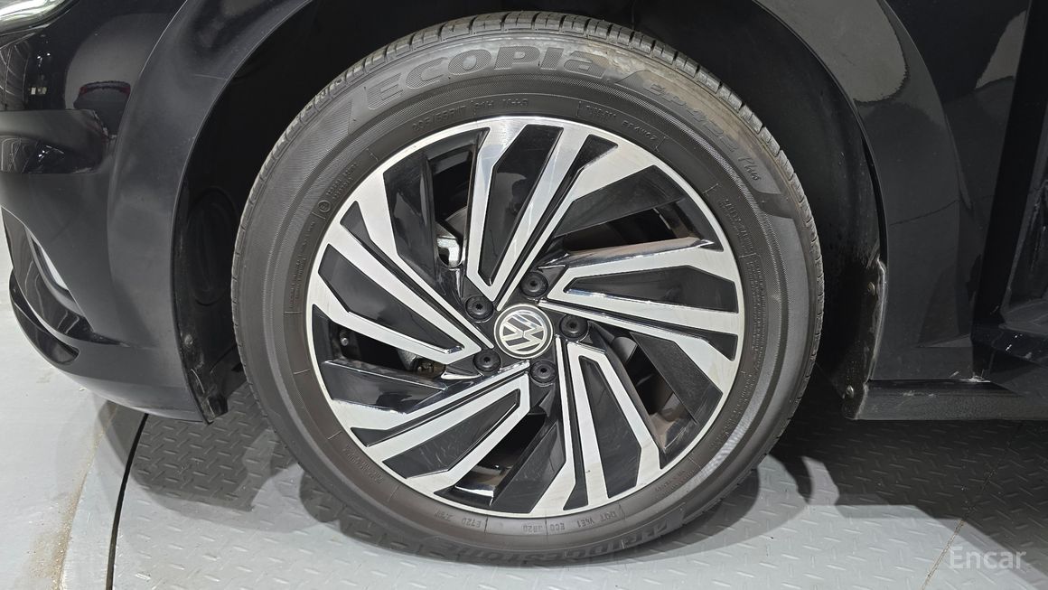 Volkswagen Jetta - фото 4