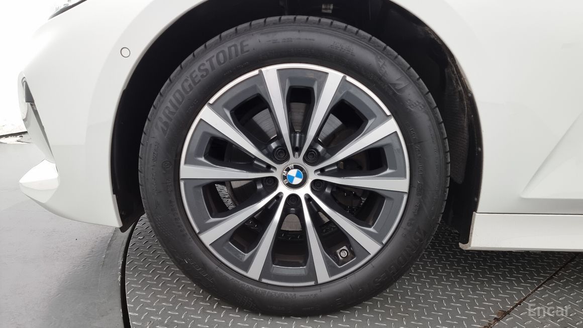 BMW 3 Series - фото 4