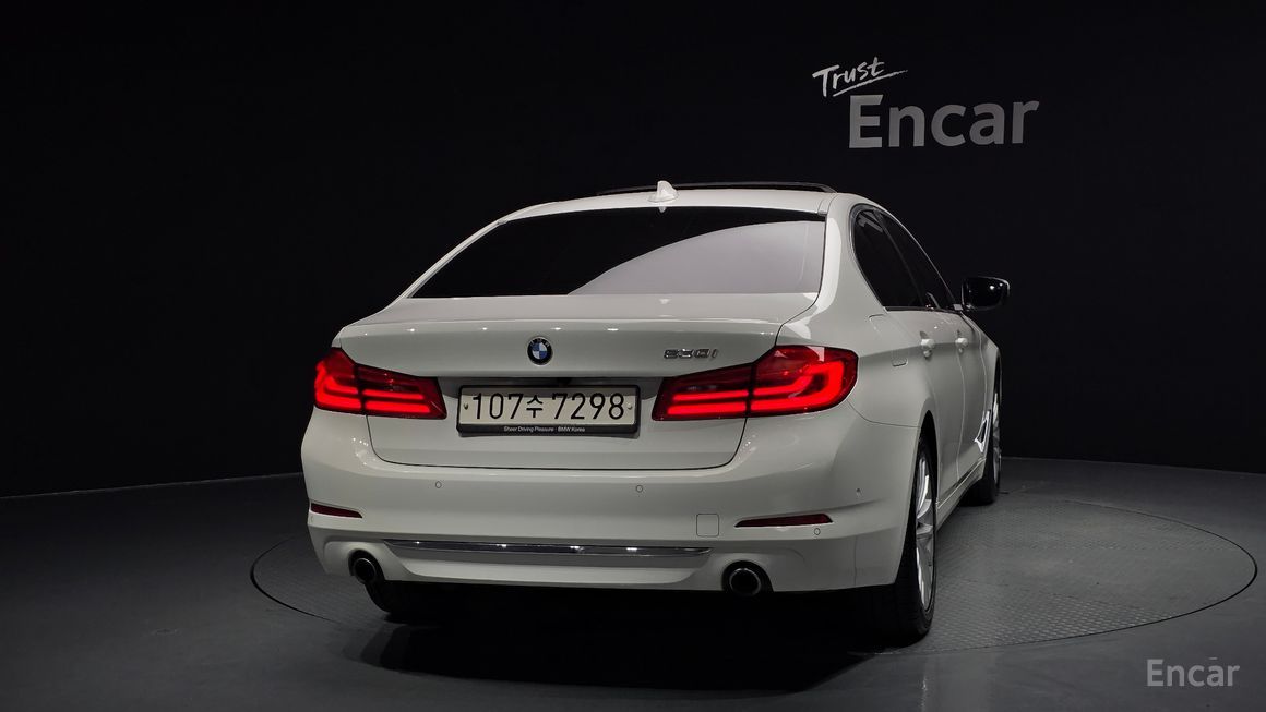 BMW 5 Series - фото 3