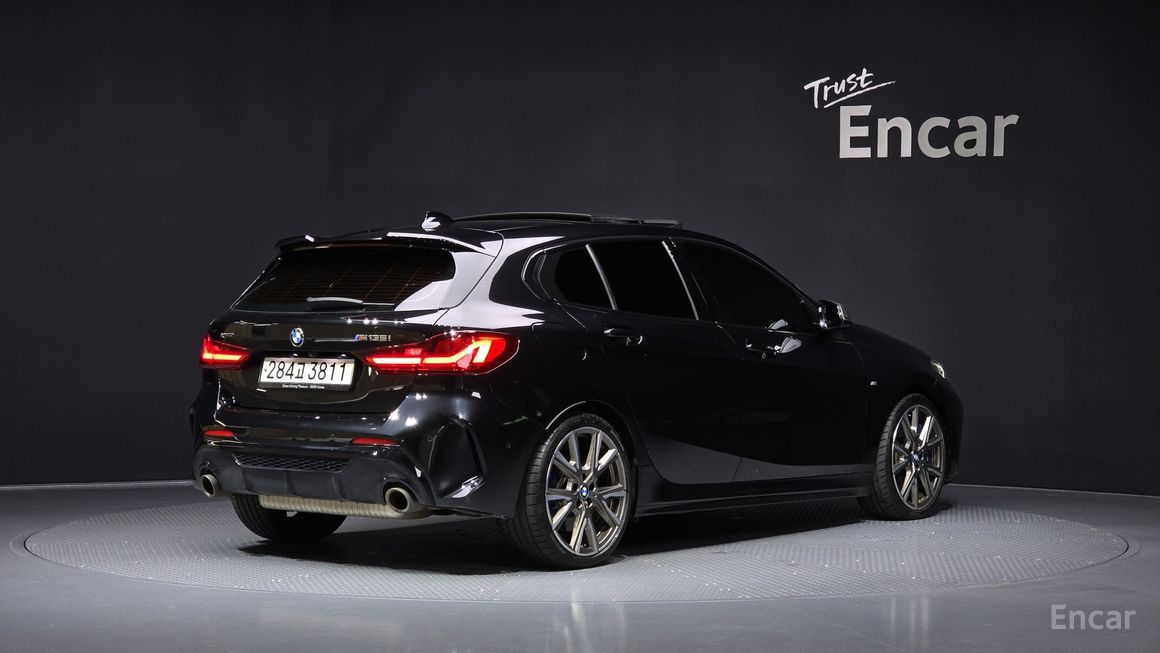 BMW 1 Series - фото 1