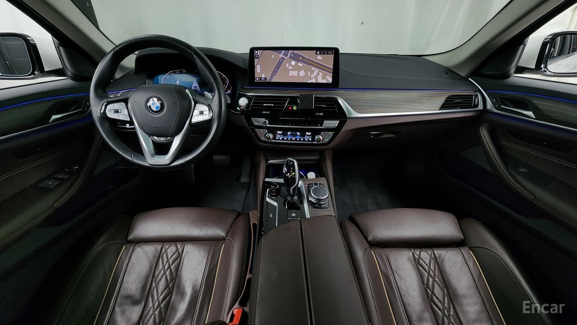 BMW 5 Series - фото 6