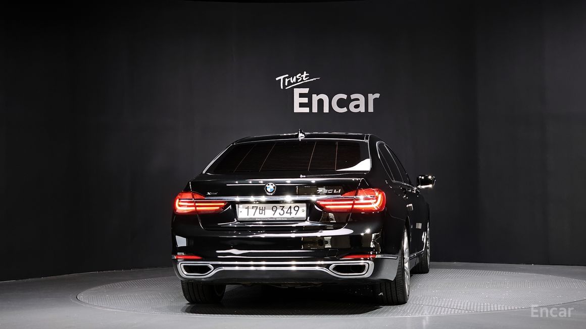 BMW 7 Series - фото 3