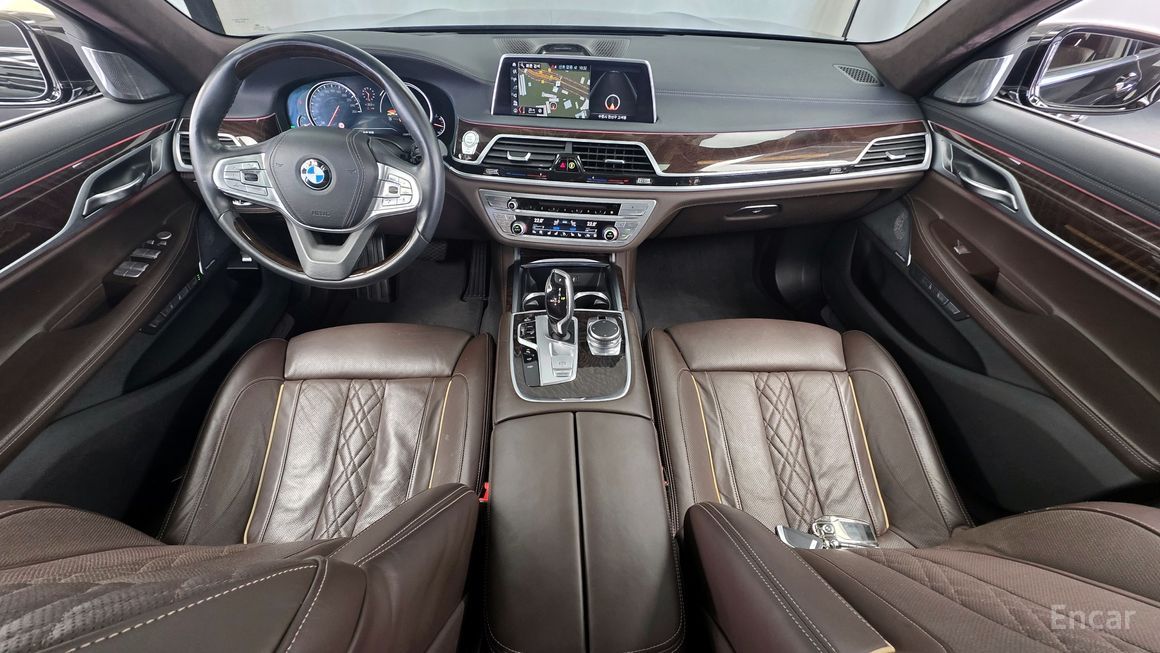 BMW 7 Series - фото 6