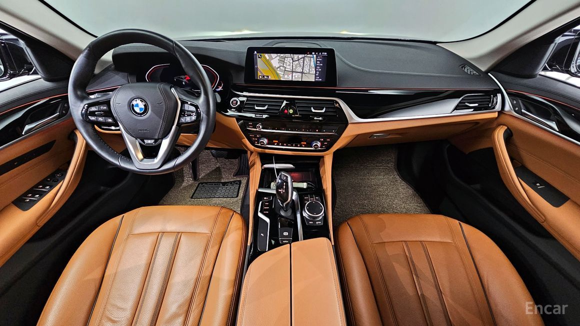 BMW 5 Series - фото 6