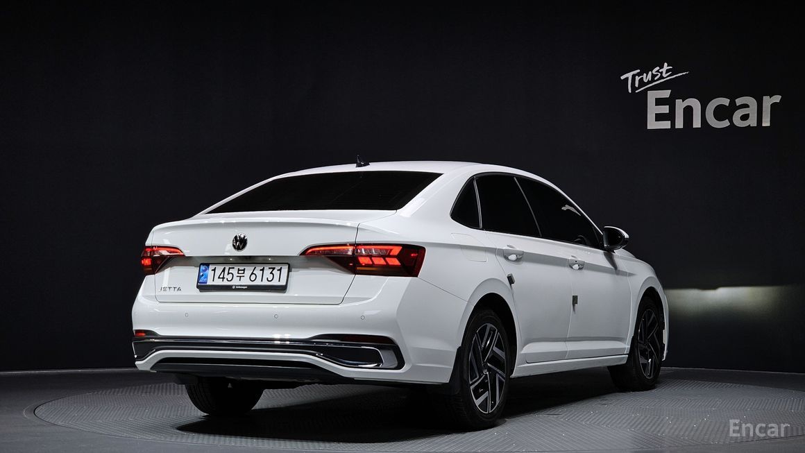 Volkswagen Jetta - фото 1