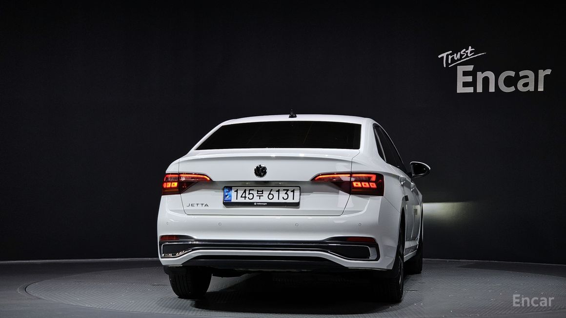 Volkswagen Jetta - фото 3