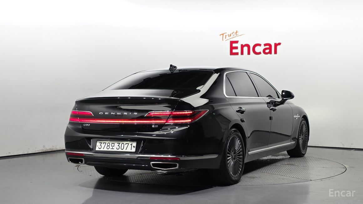 Genesis G90 - фото 1