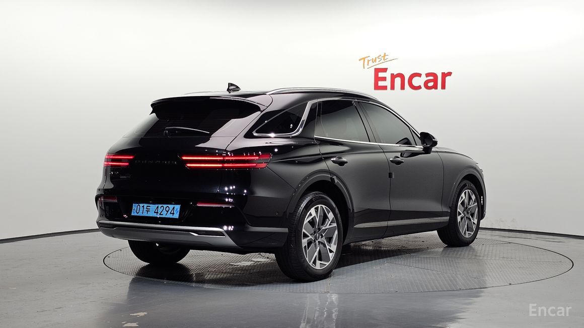 Genesis GV70 - фото 1