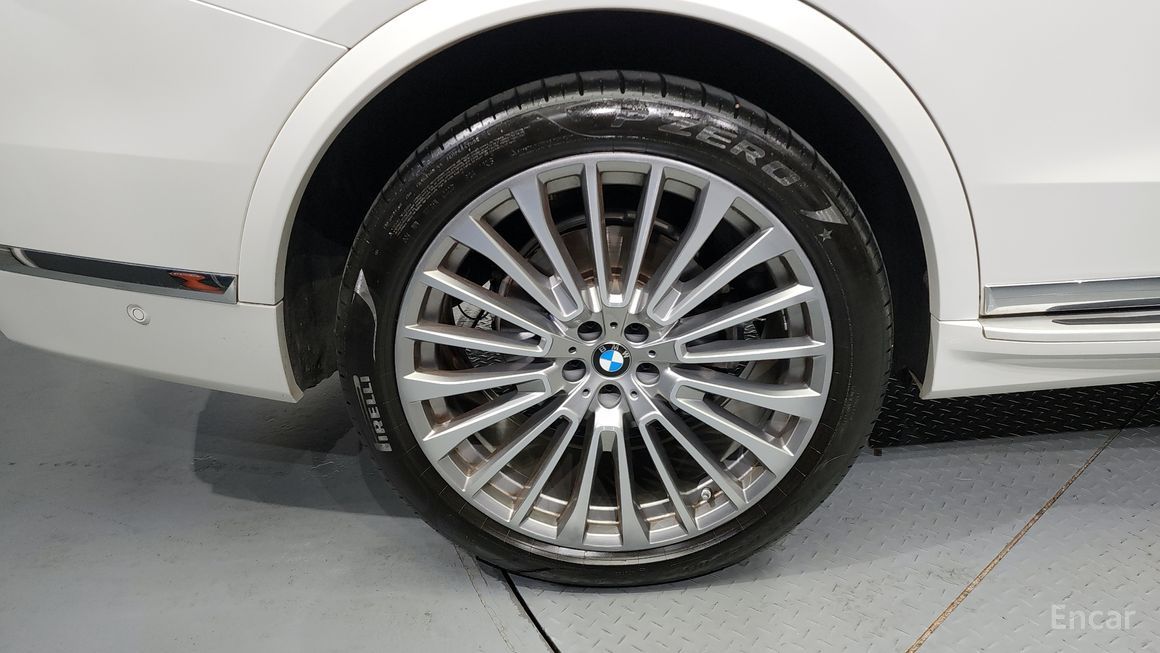 BMW X7 - фото 4