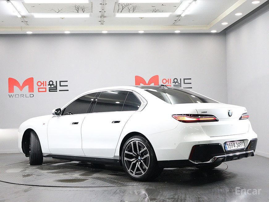 BMW 7 Series - фото 3