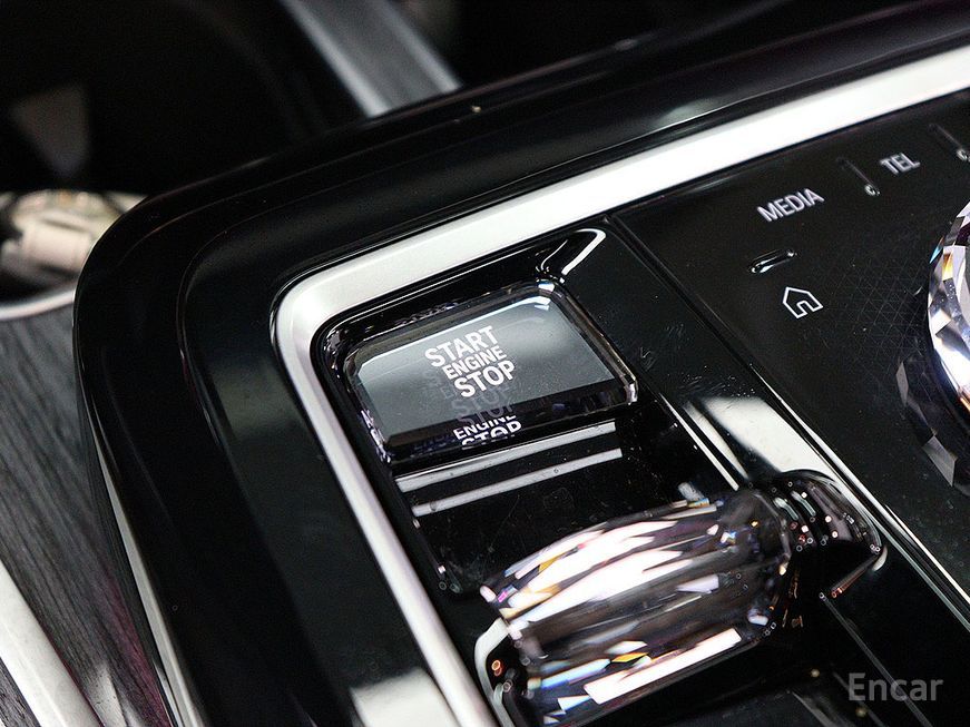 BMW 7 Series - фото 4