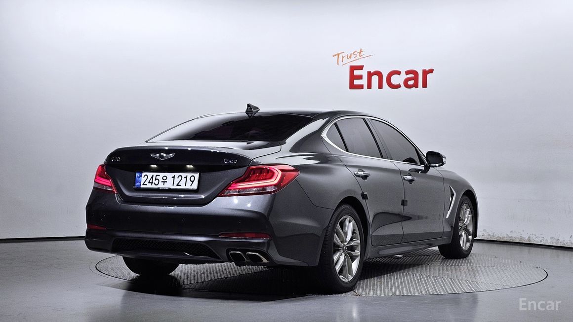 Genesis G70 - фото 1