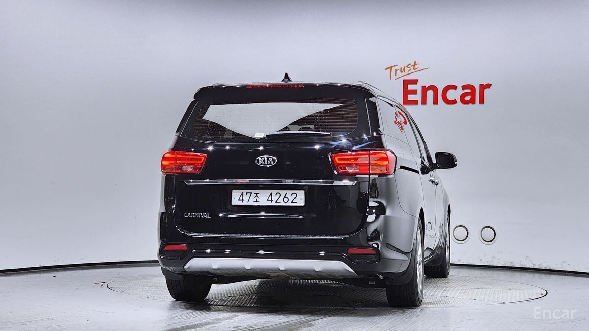 Kia Carnival - фото 3