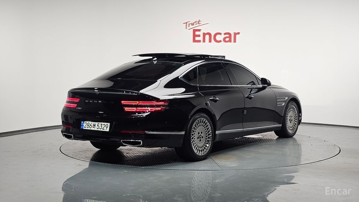 Genesis G80 - фото 1