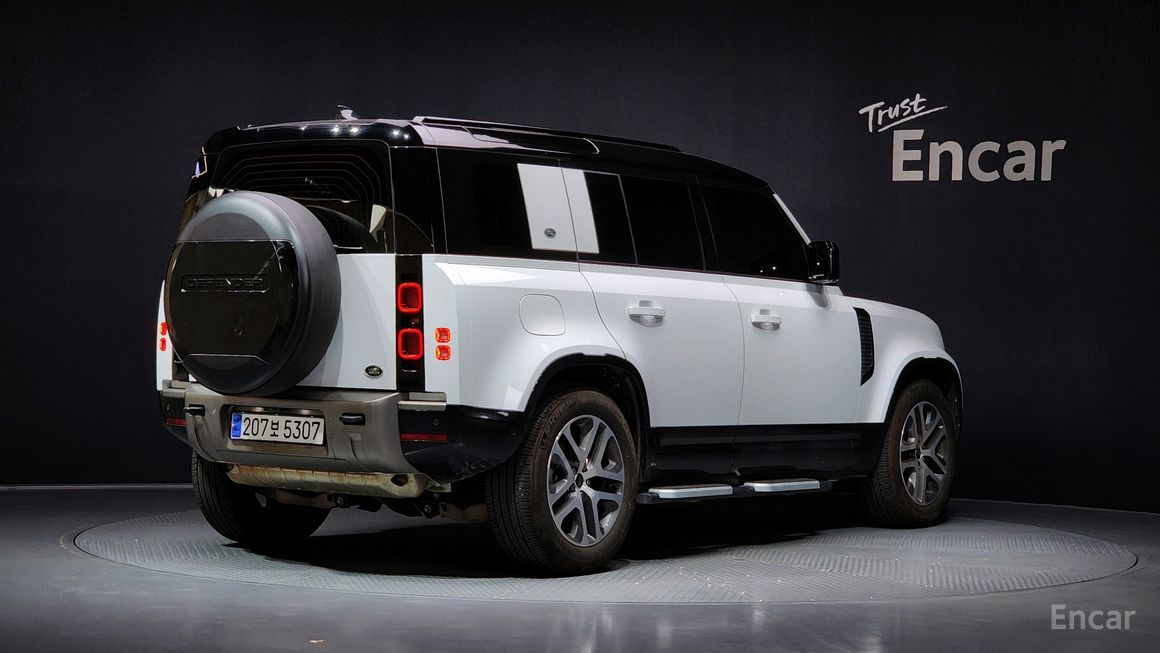 Land Rover Defender - фото 1