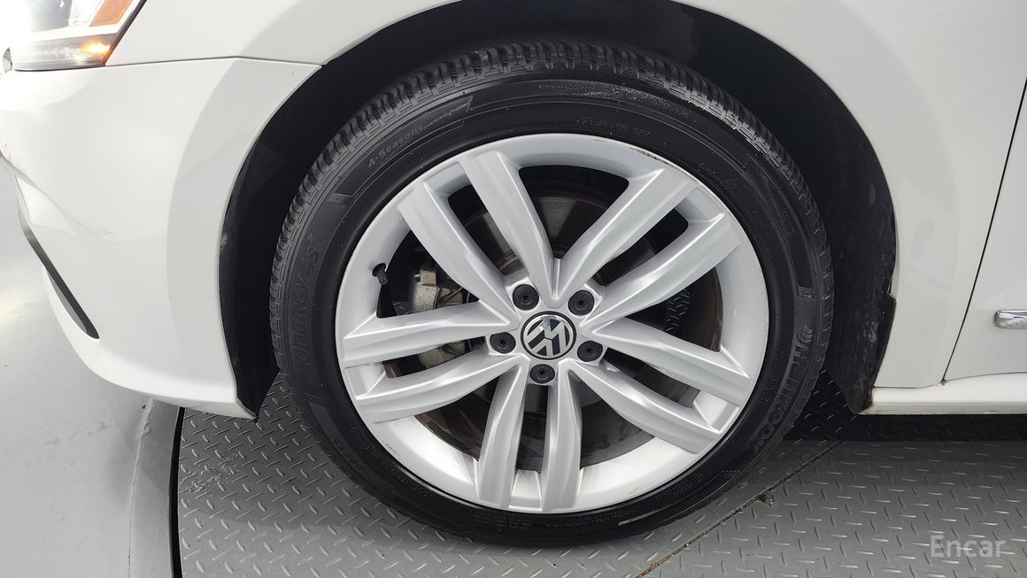 Volkswagen Passat - фото 4