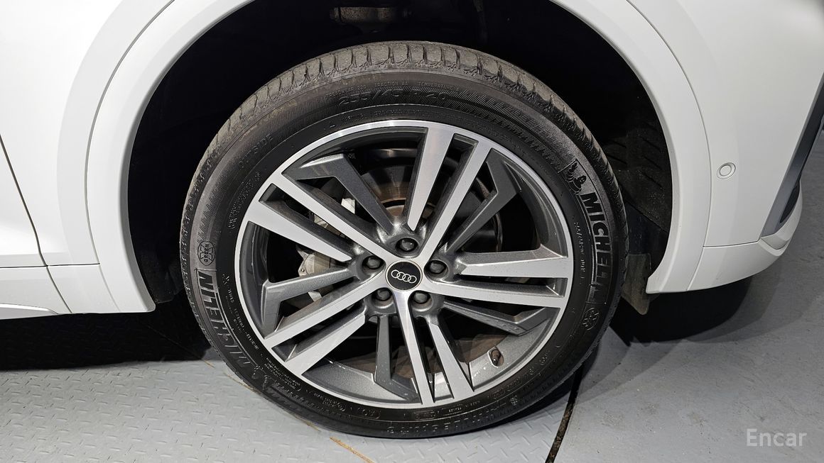 Audi Q5 - фото 4